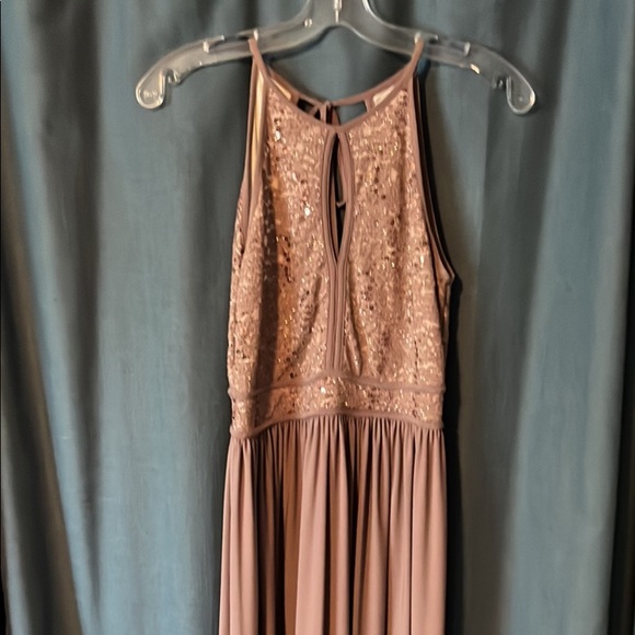 Prom/Formal dress size 4 - Picture 1 of 3